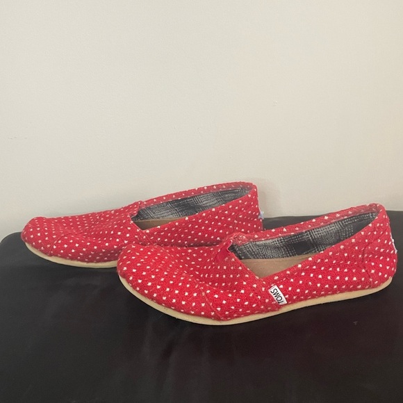 Red and White Polka Dot Toms Alpargatas - Picture 5 of 7